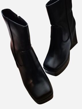 Elegant Black Women's Boots